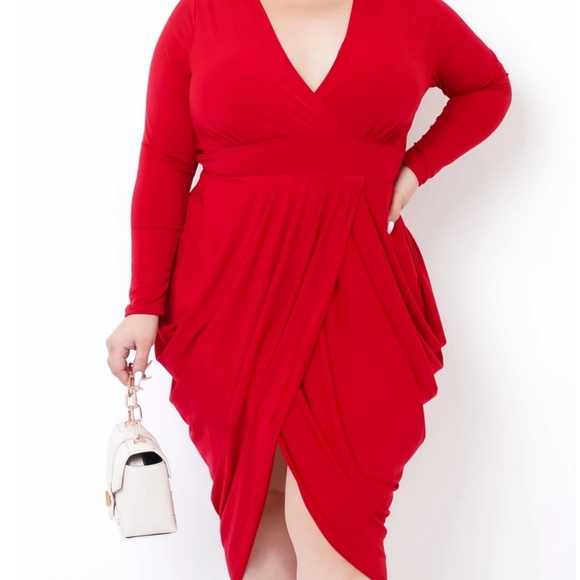 RED DRESS - Picture 3 of 4